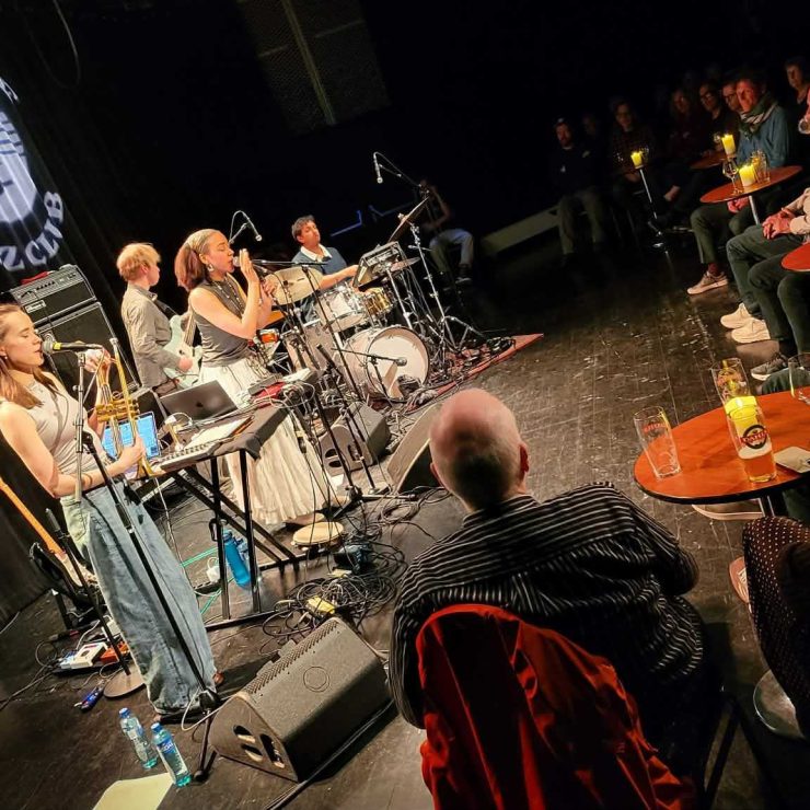 Det ble en fin kveld på Storyville torsdag 17. april, da vi hadde besøk av Sanyu! Sanyu med konsert på Storyville Scene Molde