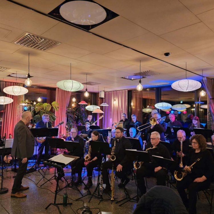 Jazzkafé med Åndalsnes storband med solister